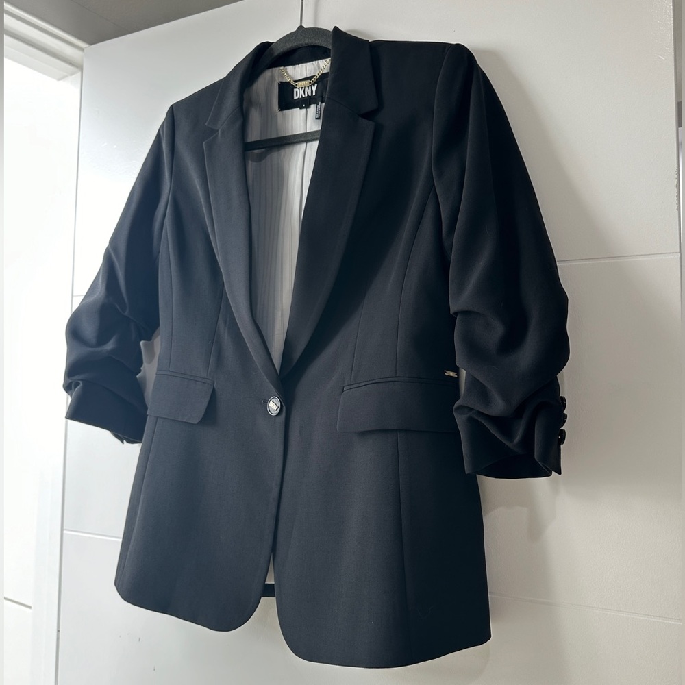 DKNY Black Tailored Blazer Womens Chic Minimalist Layering Jacket Model | Size 4 - Picture 8 of 11